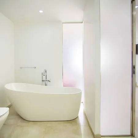 De Luxe Paramount Con Piscina&jacuzzi En *