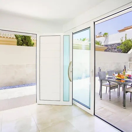 De Luxe Paramount Con Piscina&jacuzzi En Сasa de vacaciones