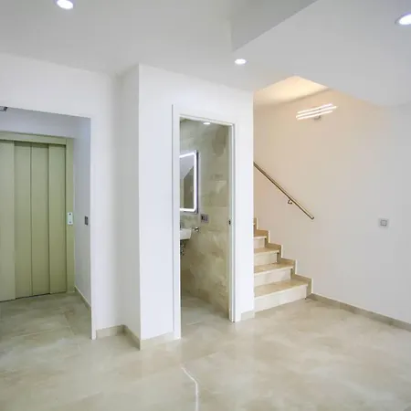 De Luxe Paramount Con Piscina&jacuzzi En